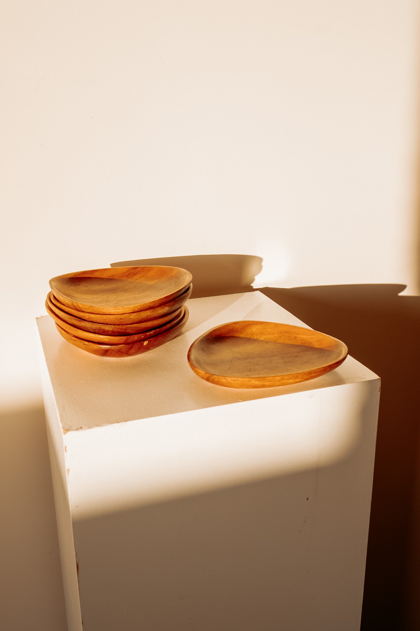 6x houten gebaksbordjes