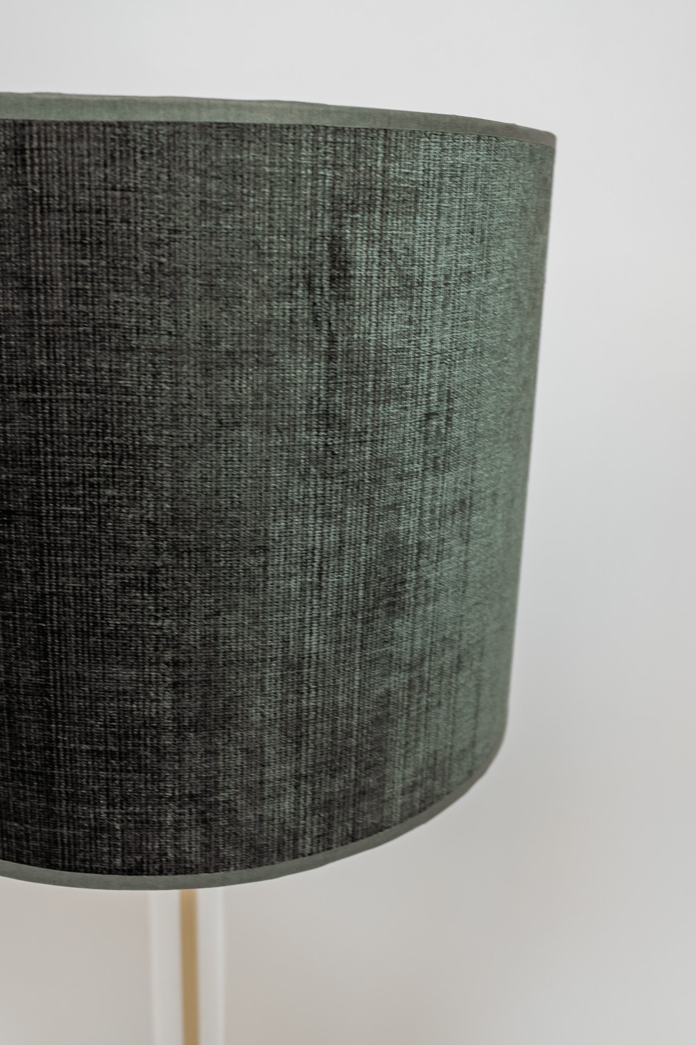 Vintage tafellamp van messing met plexiglas