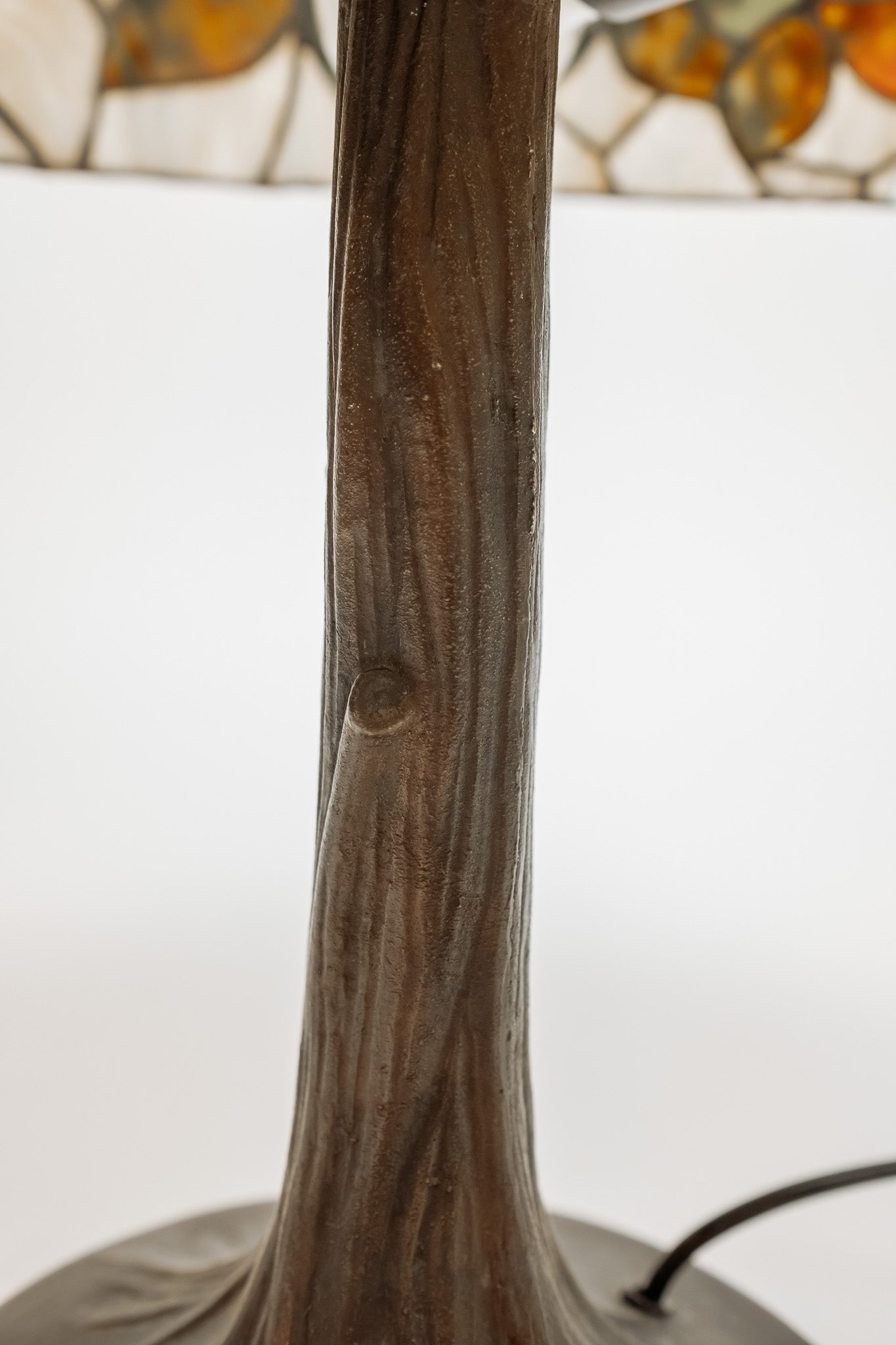 Tiffany stijl tafellamp met glas in lood kap