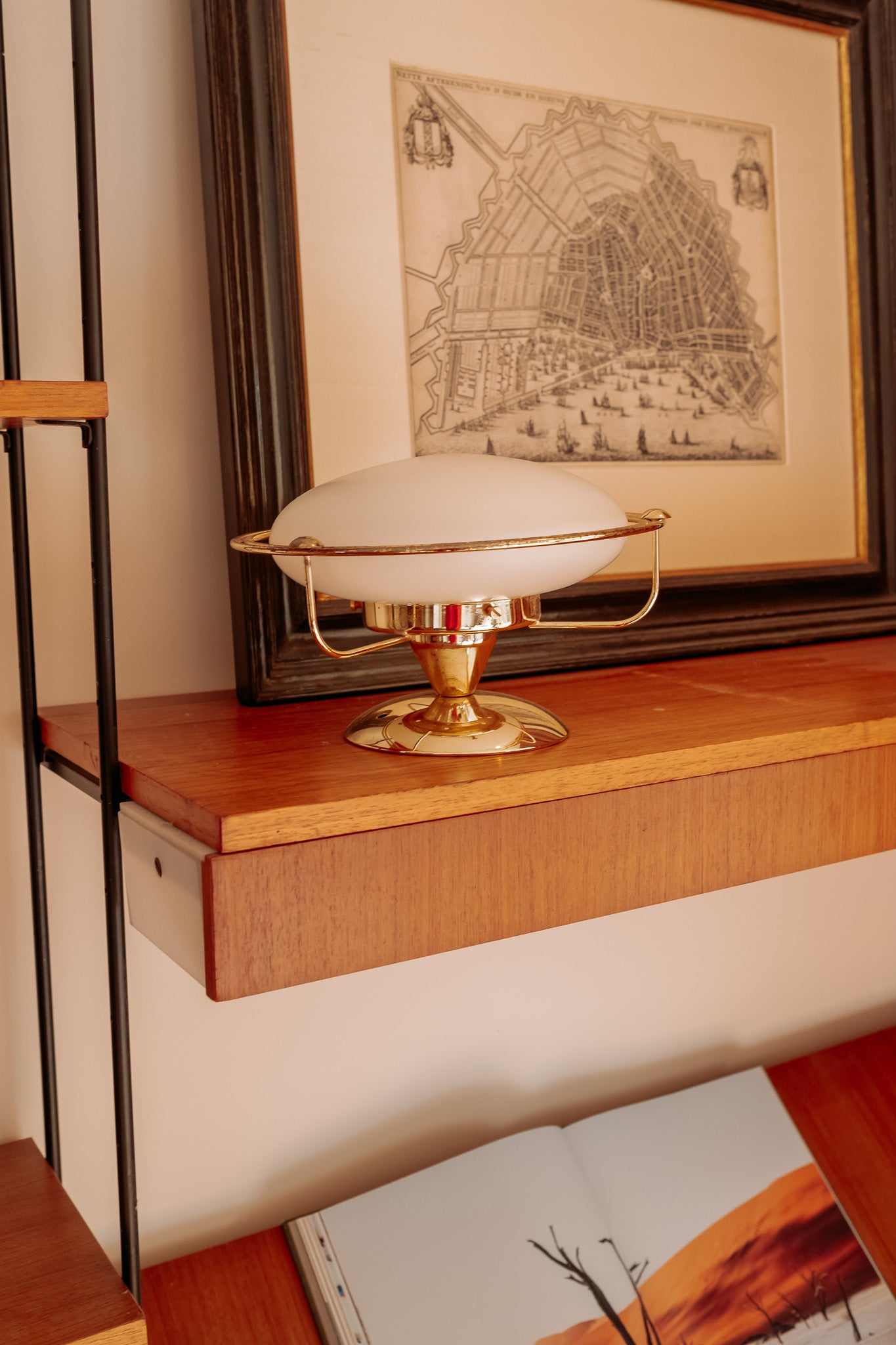 Vintage Steinhauer plafonnière lamp met melkglas