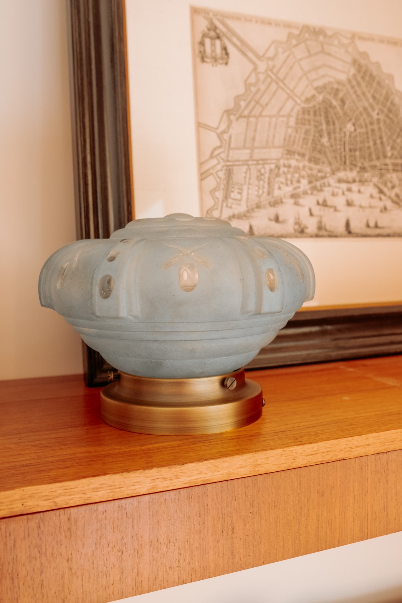 Vintage lichtblauwe glazen plafondlamp met nieuwe armatuur
