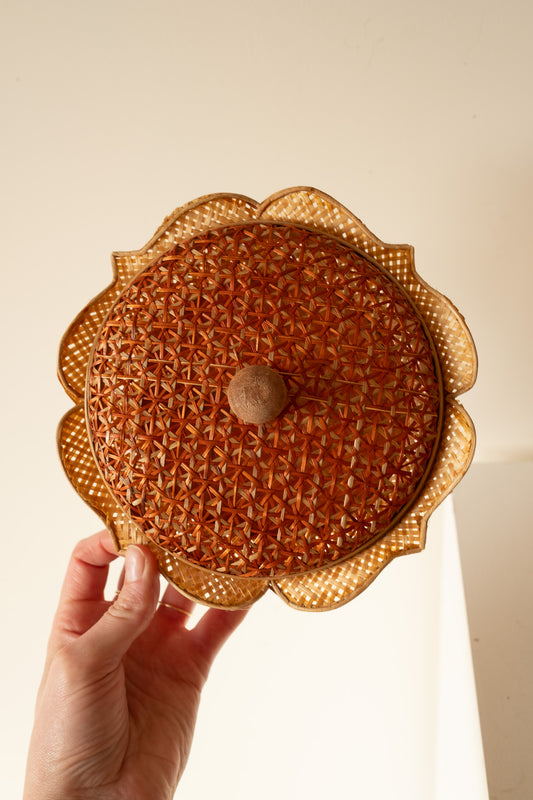 Handgevlochten rieten doosje met deksel