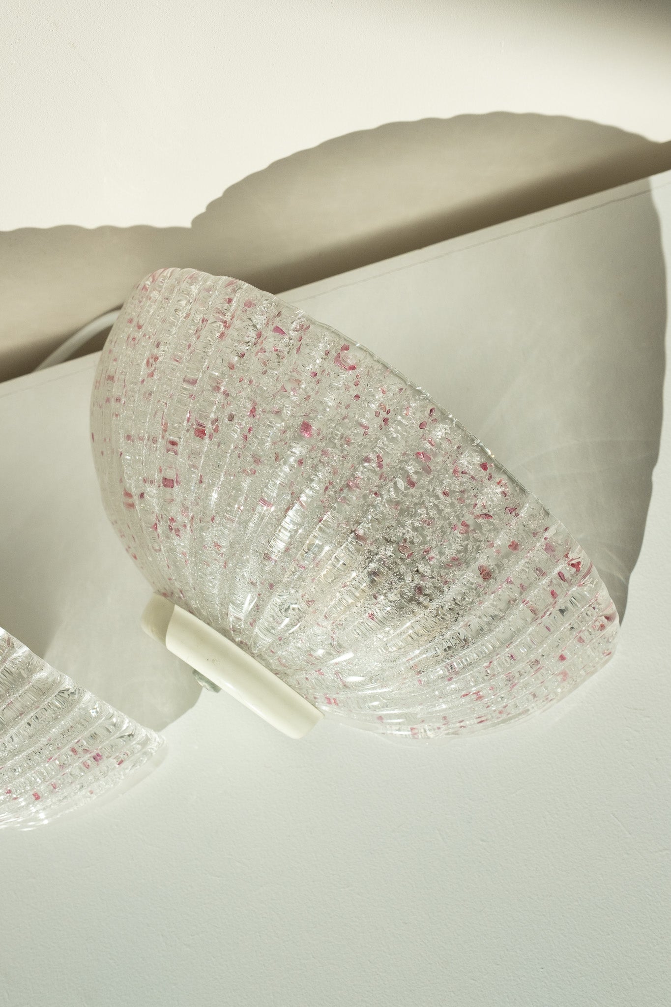 Set van 2 vintage Murano wandlampen met roze spikkels