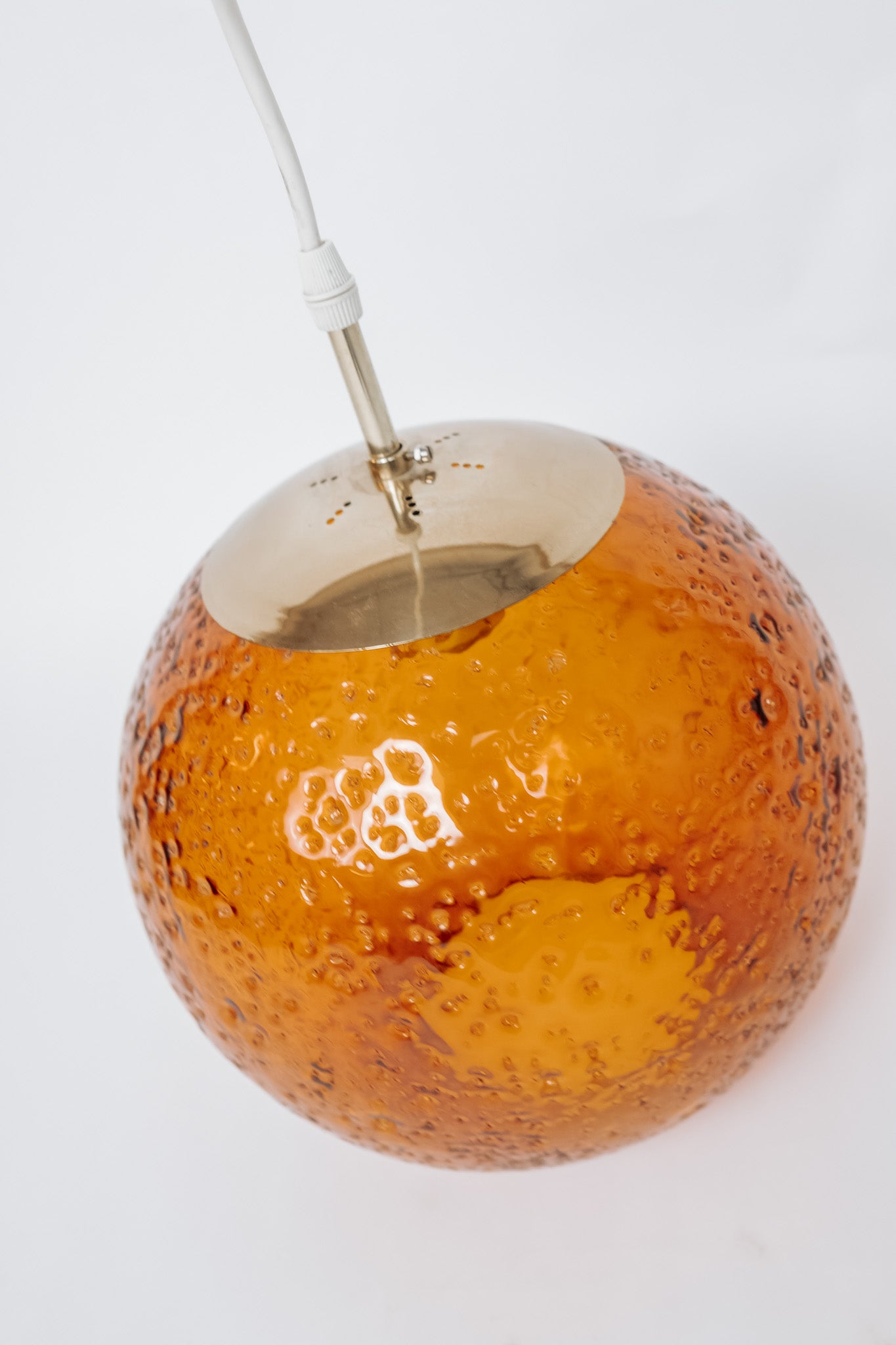 Vintage jaren 60 bol hanglamp van oranje glas