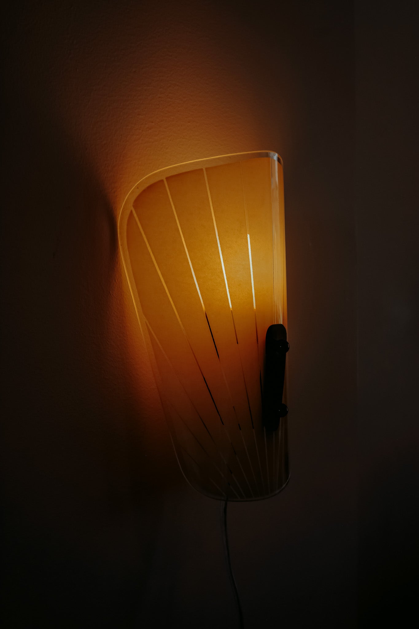 Glazen Mid Century Modern wandlampje, jaren 50