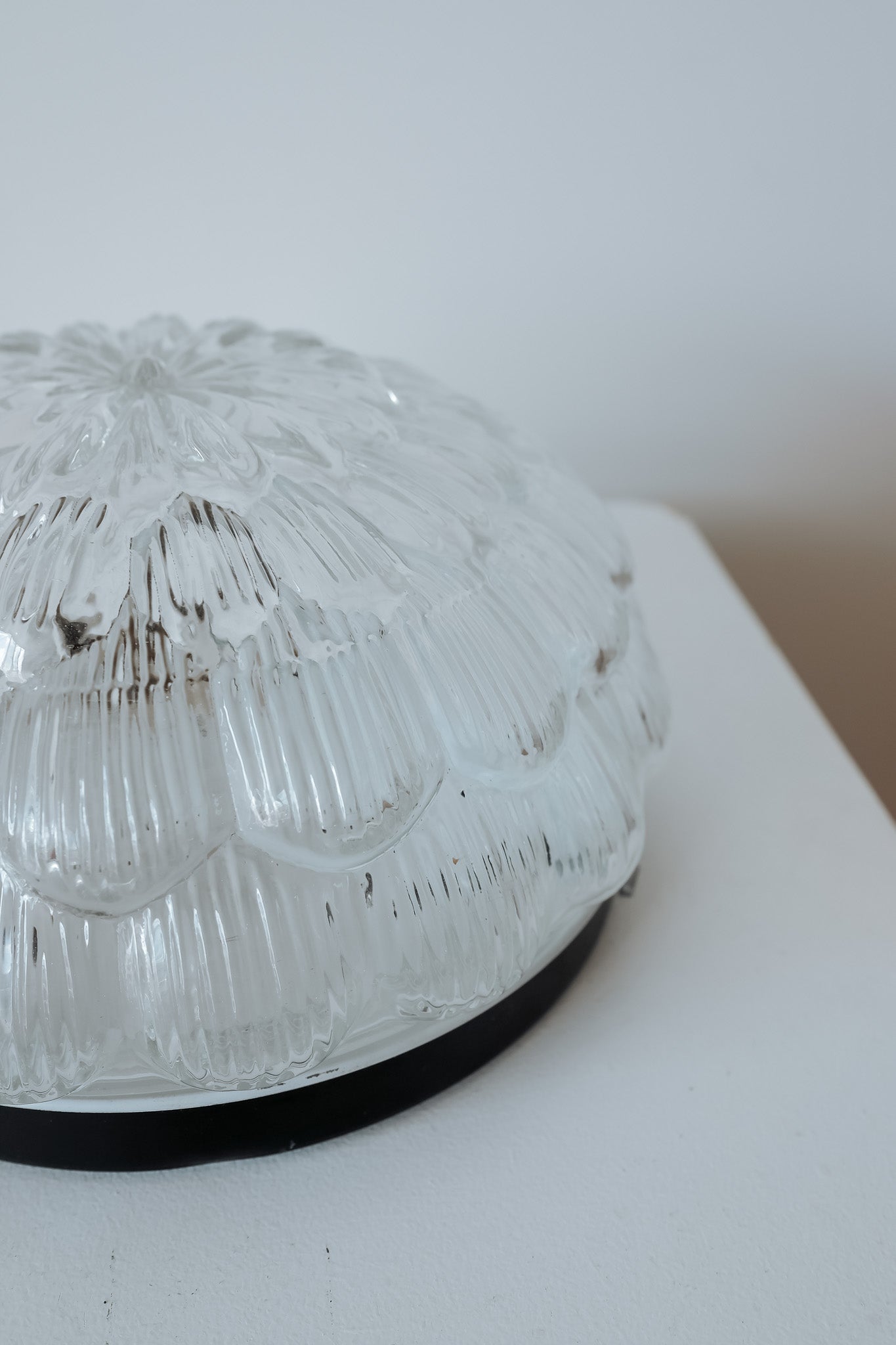 Vintage plafondlamp ronde glazen bloem, jaren 70