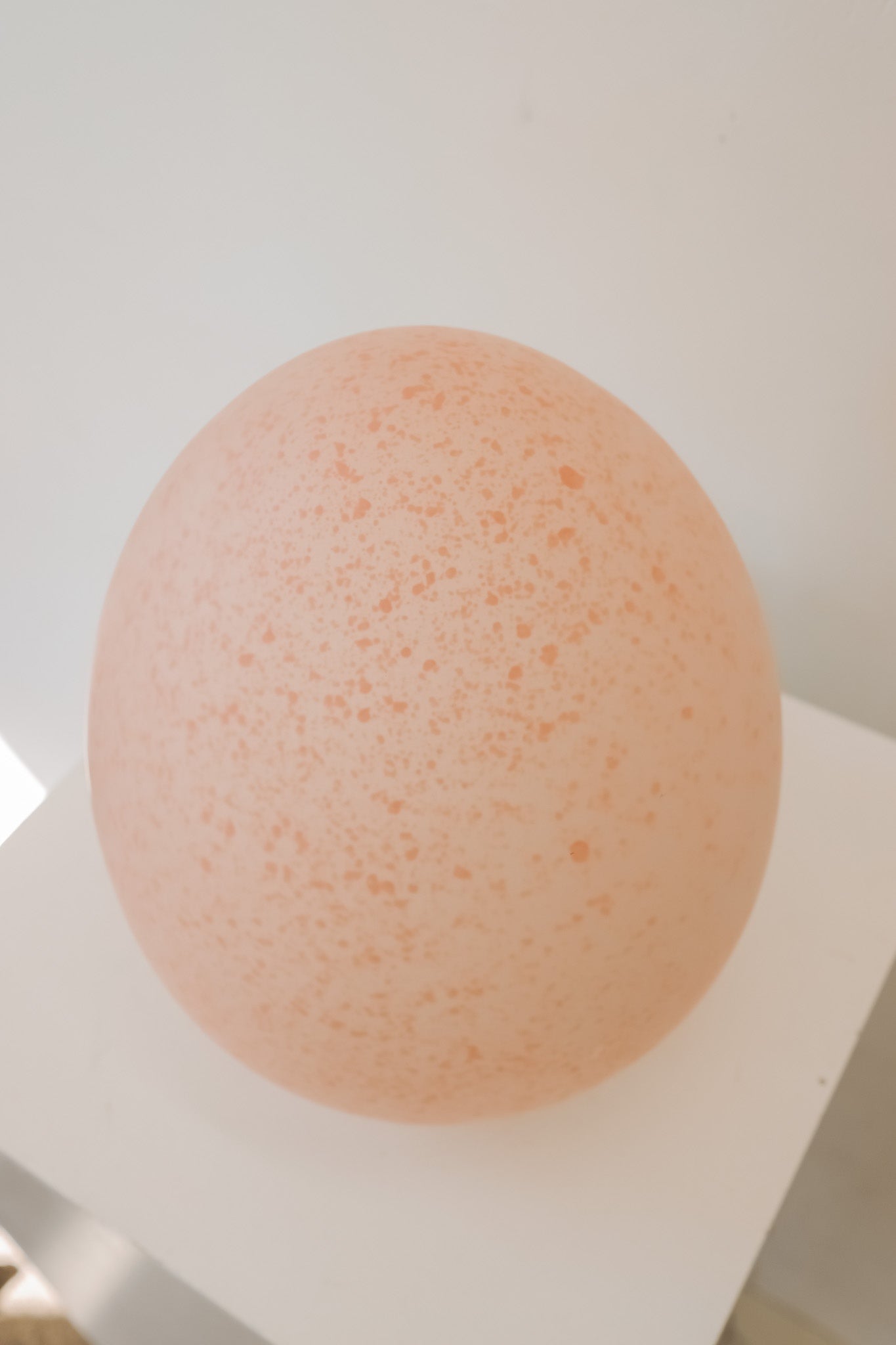 Murano glazen ei-lamp, roze gespikkeld glas, Italië jaren 70