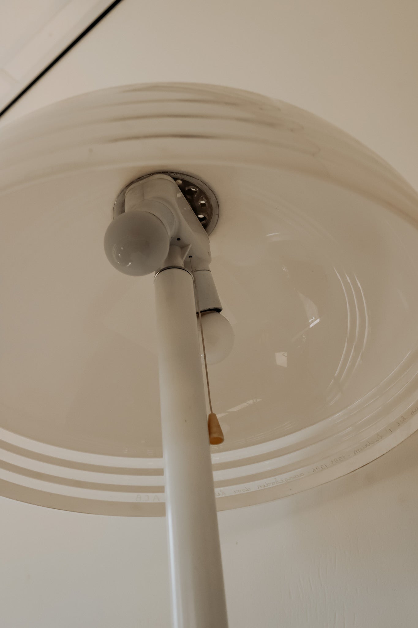 Dijkstra mushroom tafellamp met plexiglas kap, jaren 70