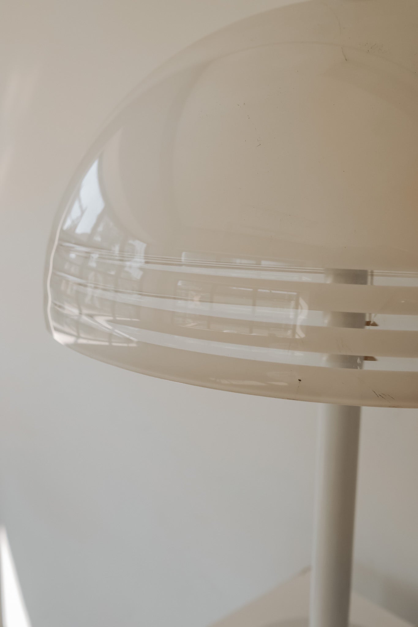Dijkstra mushroom tafellamp met plexiglas kap, jaren 70