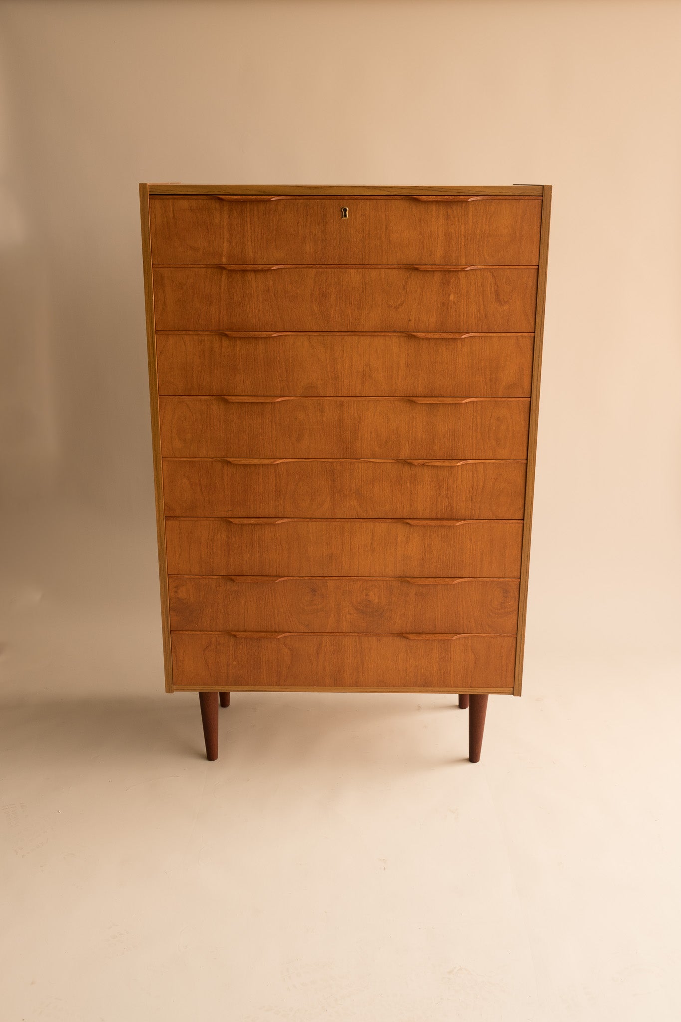 Deense "Tallboy" ladekast - 8 lades