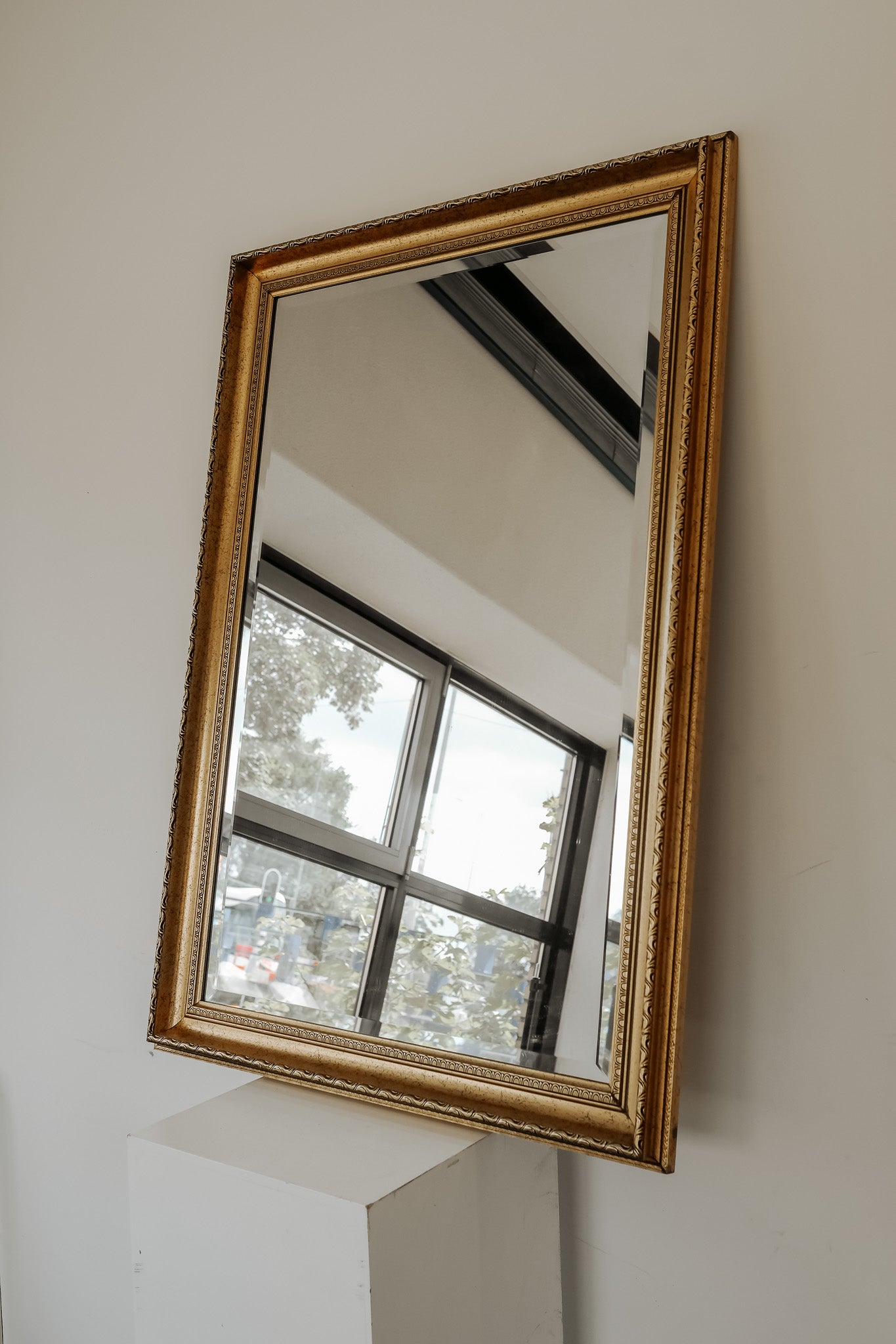 Vintage XL facet geslepen spiegel met gouden lijst
