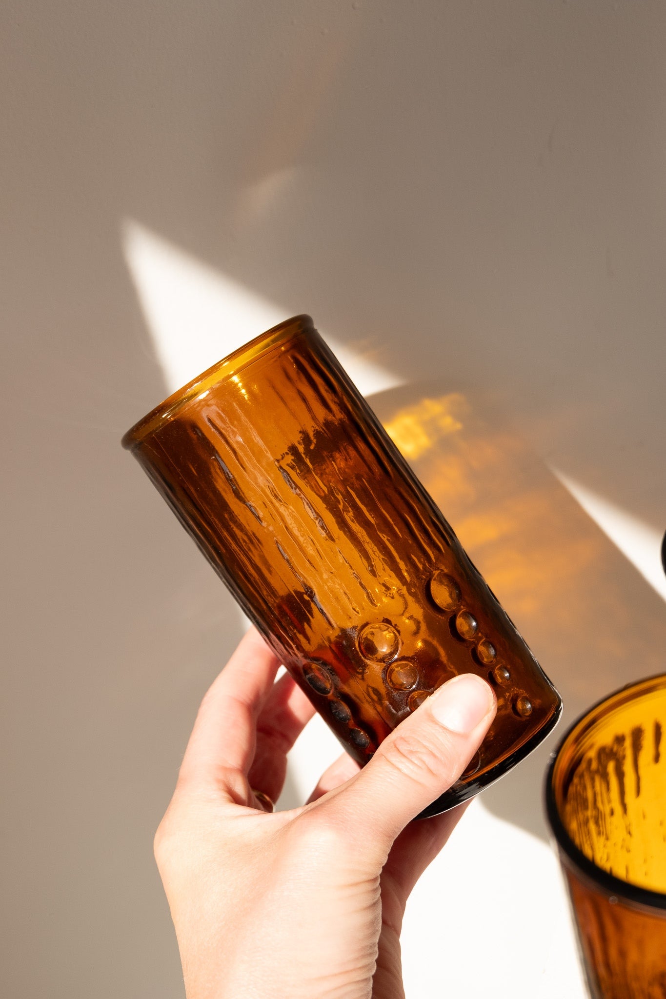 Amberkleurige longdrinkglazen set van 6 in geperst glas