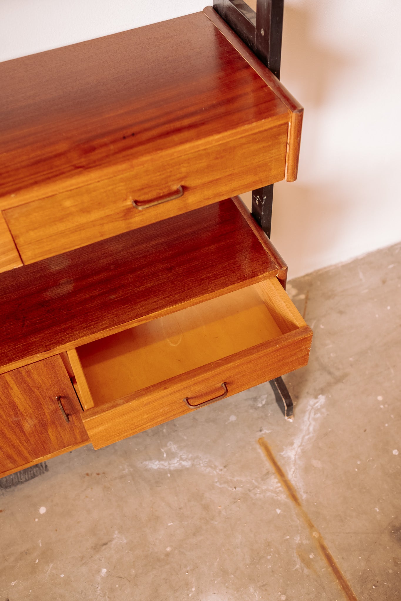 Simpla Lux modular wall unit