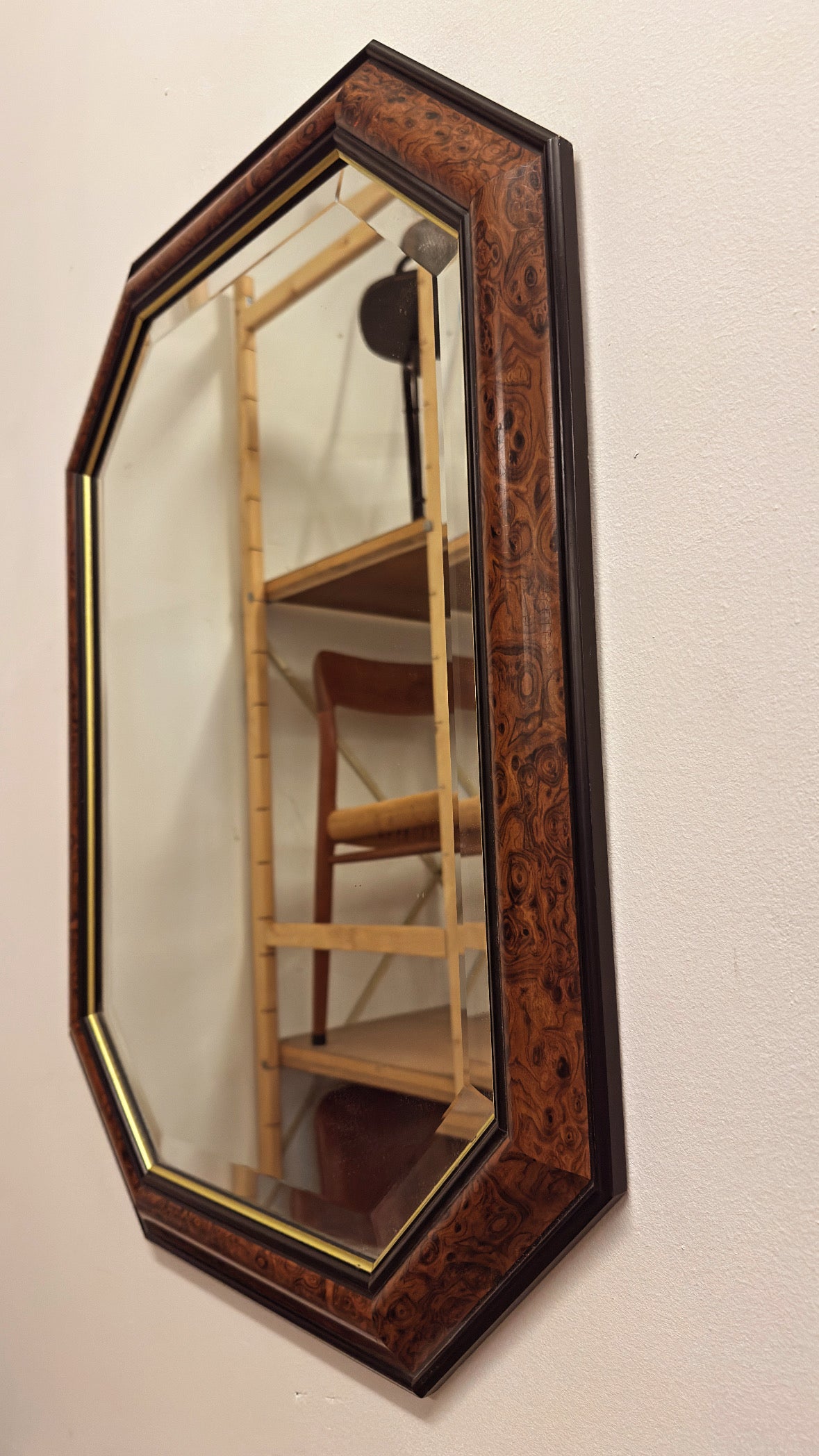Vintage spiegel met burl wood lijst