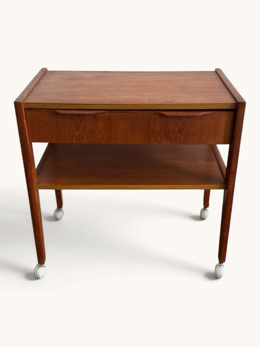 Deense vintage teak trolley op zwenkwieltjes met lade