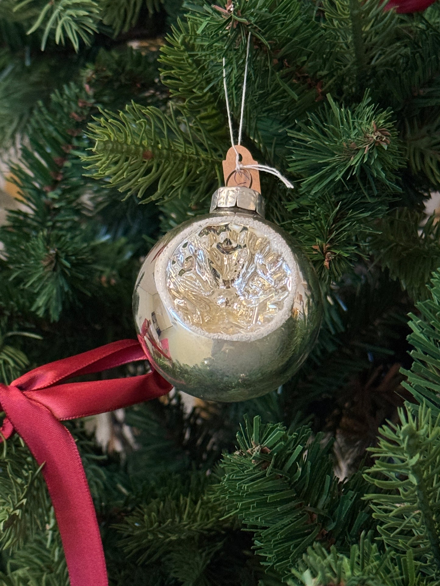 Vintage zilveren deuk kerstbal