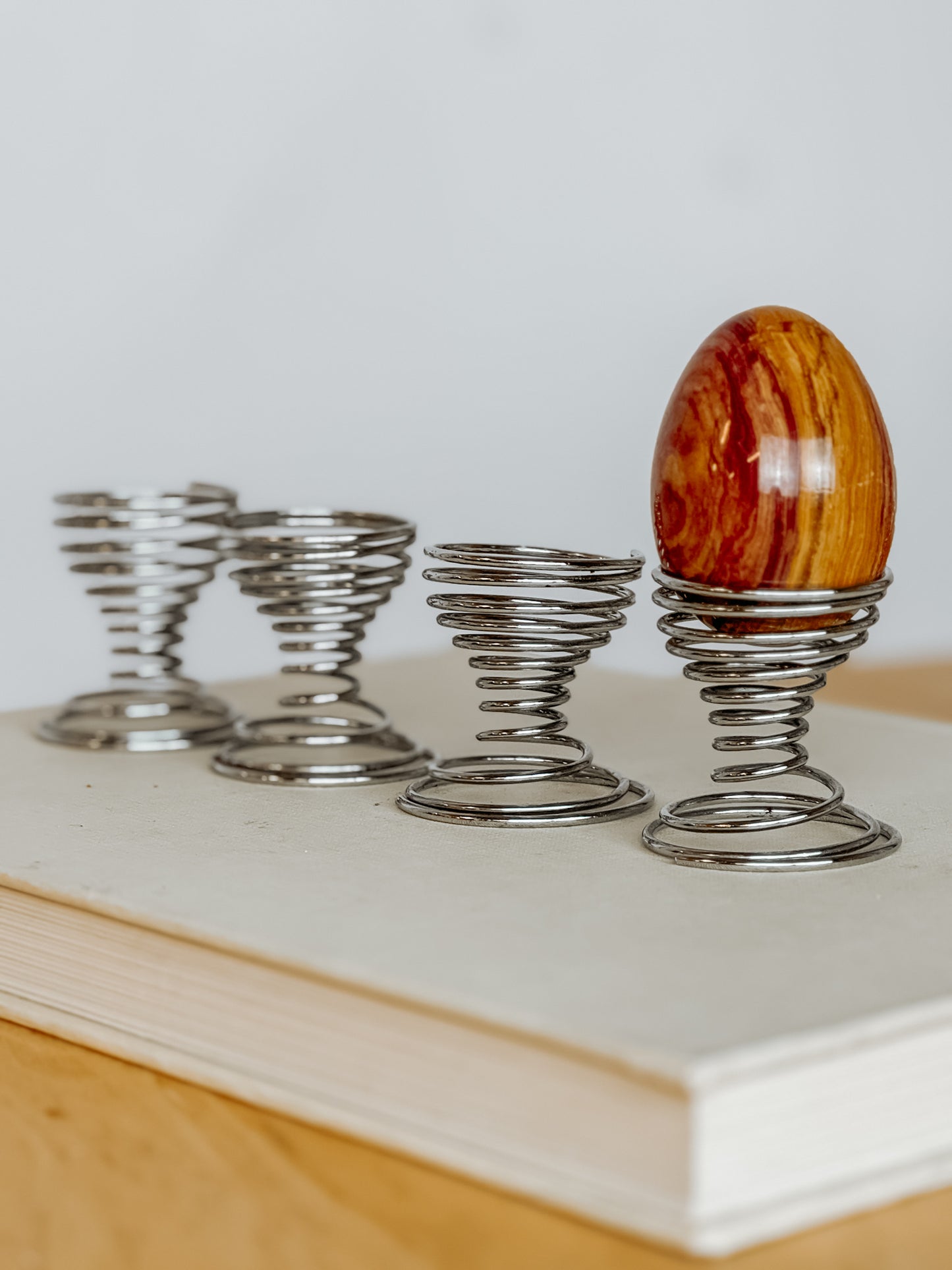 Vintage zilverkleurige spiraal eierdopjes, set van 4 (2 sets beschikbaar)