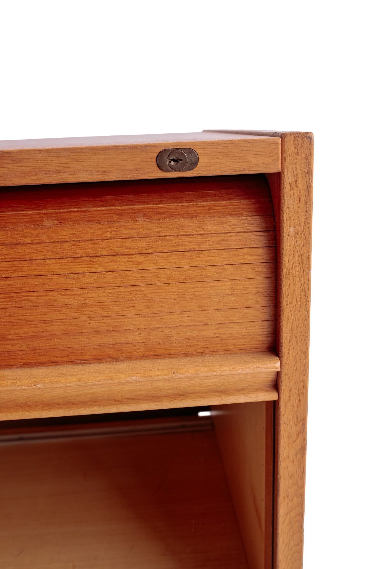 Vintage roldeur kastje met wit stalen onderstel