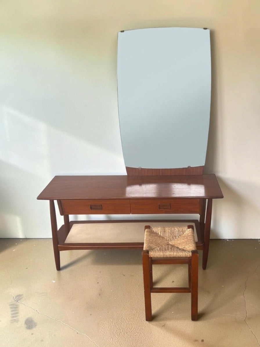 Vintage teak kaptafel met spiegel en lades