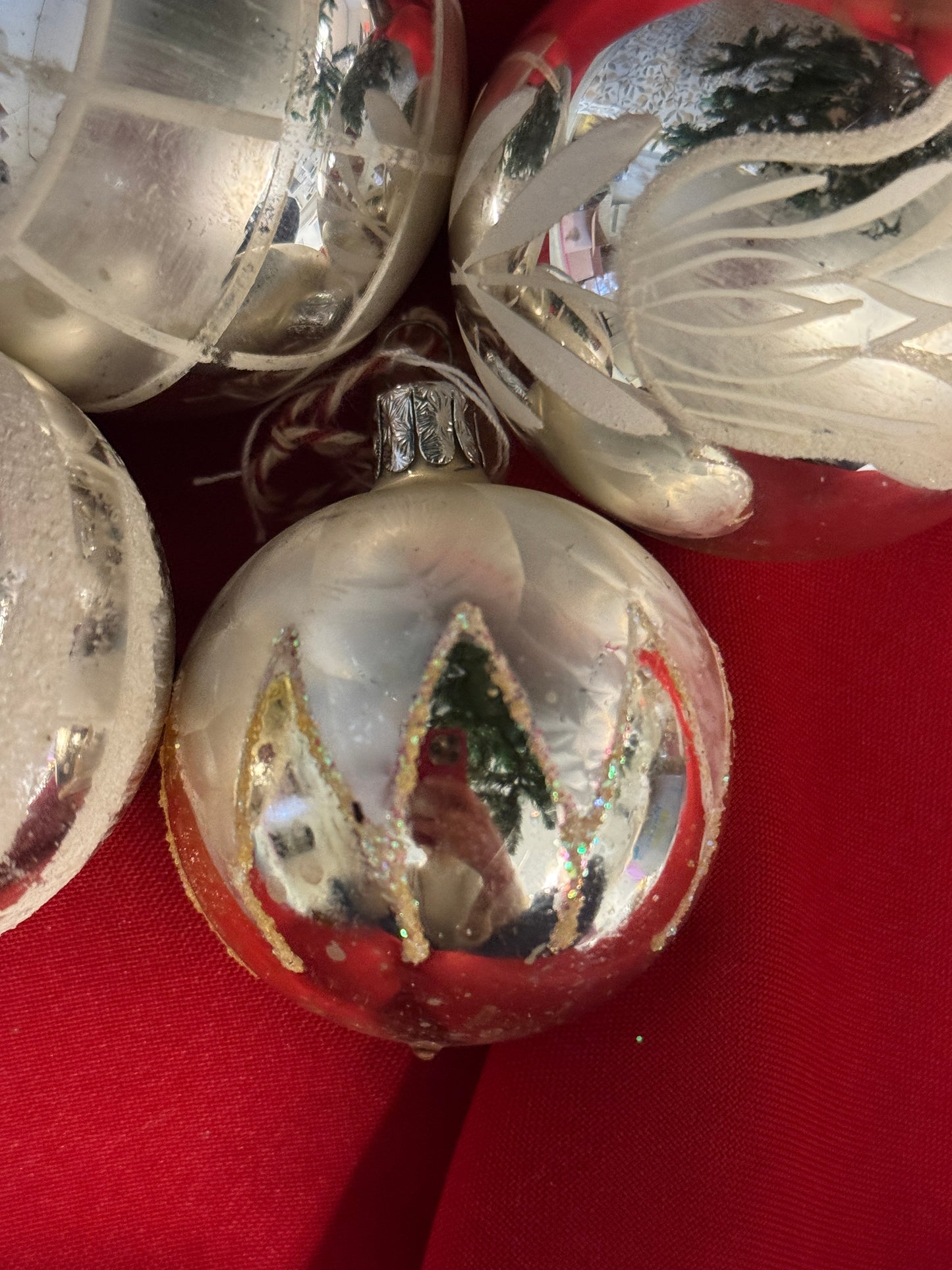 Set van 4 vintage mondgeblazen zilveren kerstballen