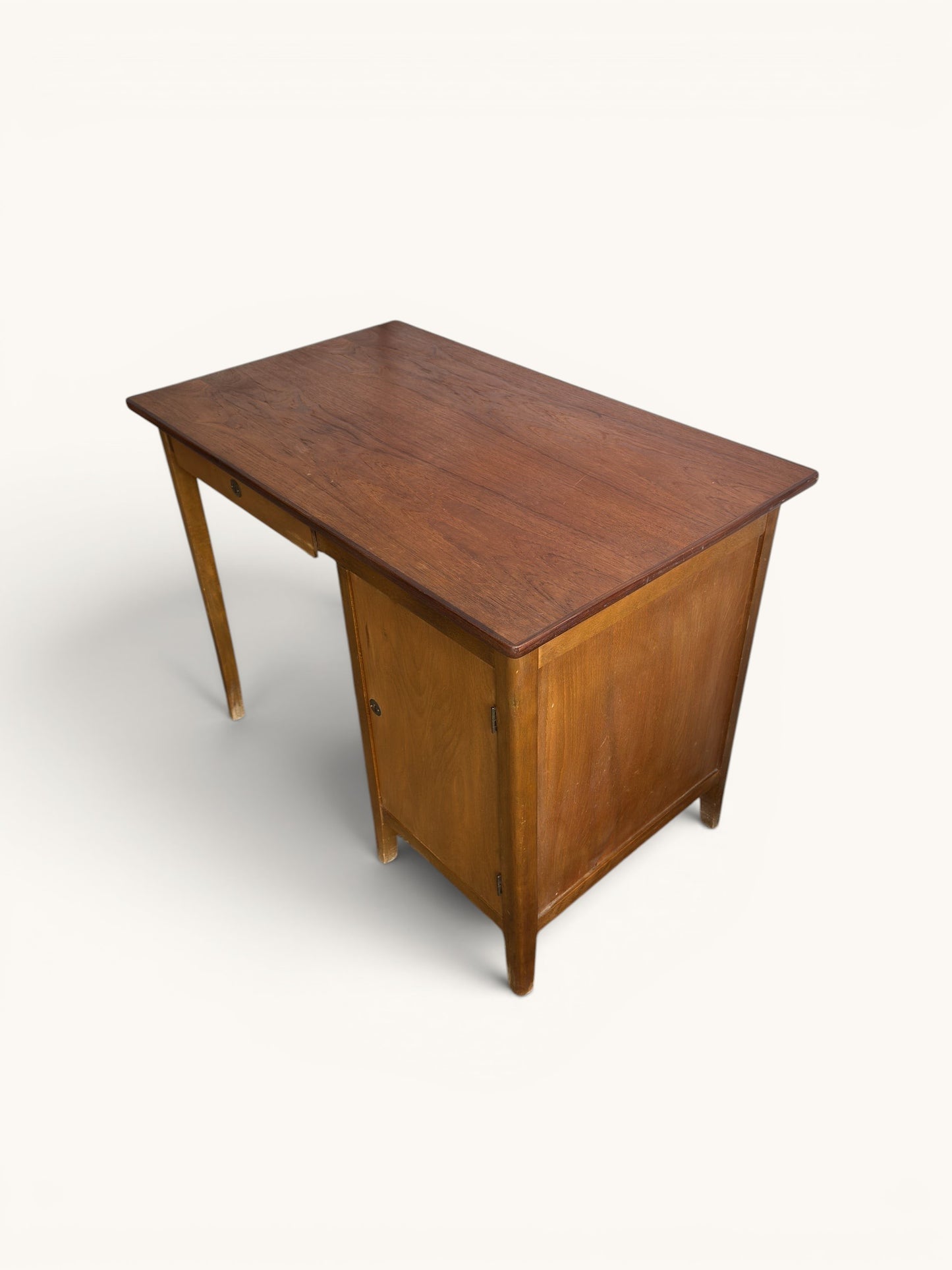 Vintage Deens bureau uit de jaren '60 met lade en kastje