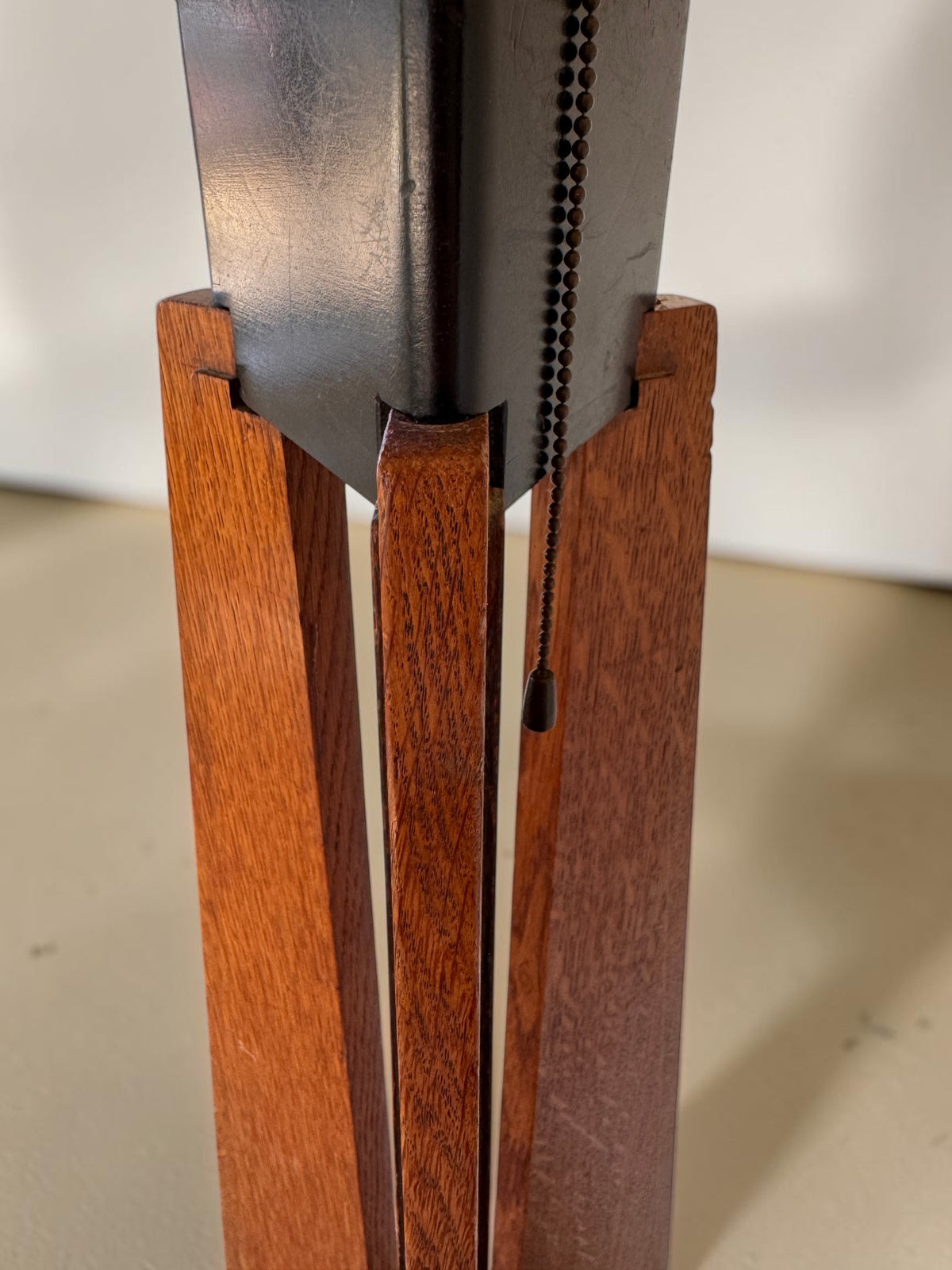 Eikenhouten Art Deco / Amsterdamse School vloerlamp, jaren 30