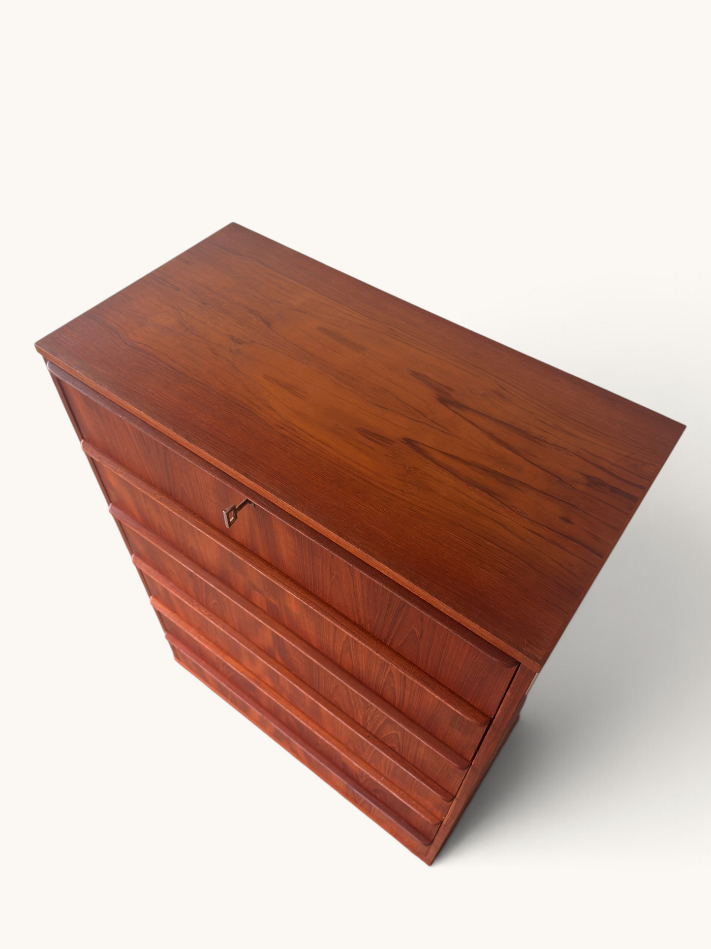 Vintage Deense teak "tallboy" ladekast met 7 lades