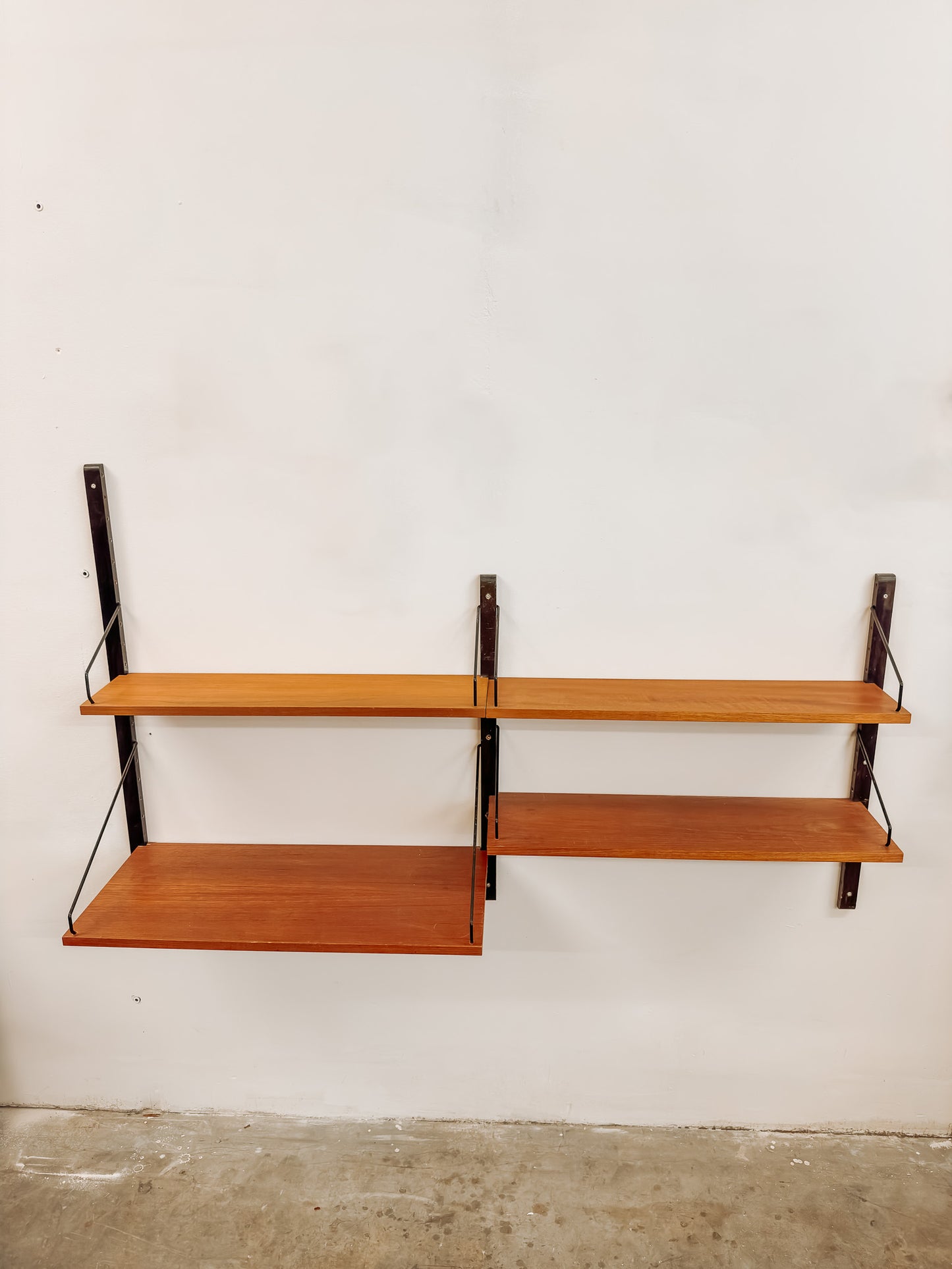 Royal System modulair wandmeubel met bureautje van Poul Cadovius