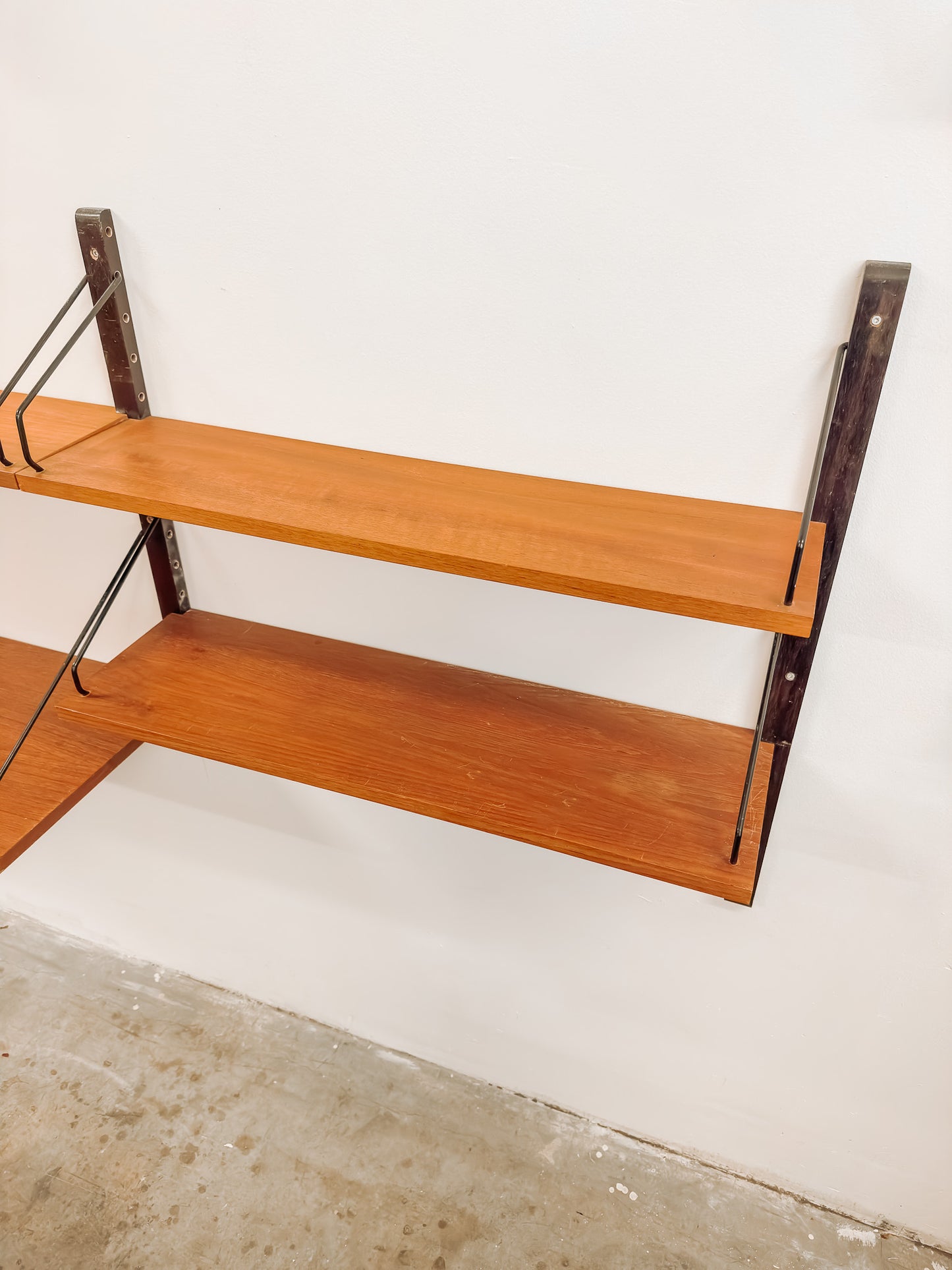 Royal System modulair wandmeubel met bureautje van Poul Cadovius