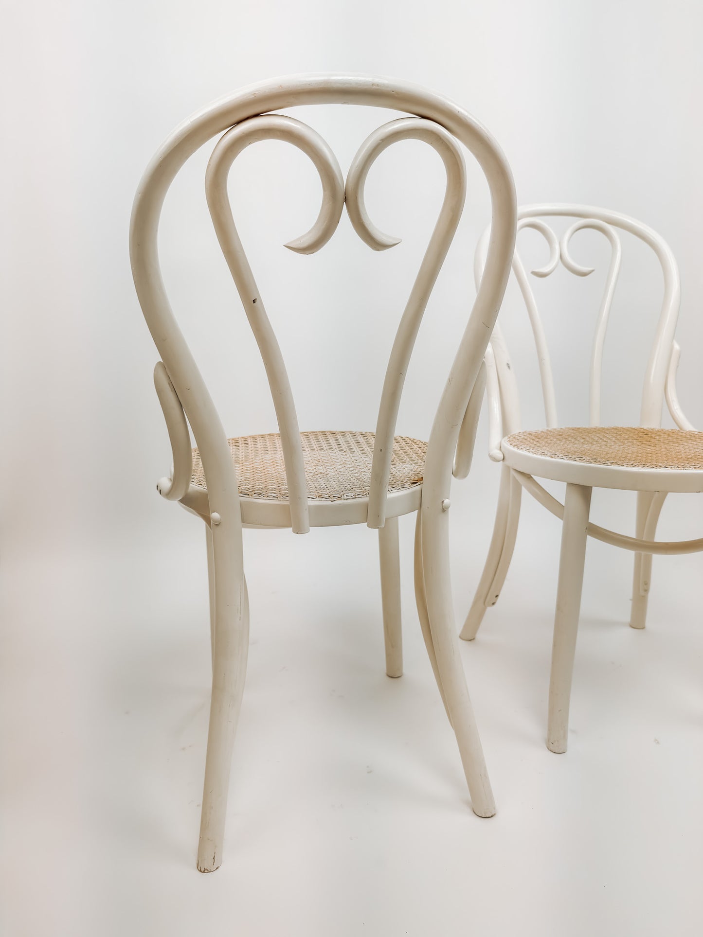 2x Thonet stijl eetkamerstoelen