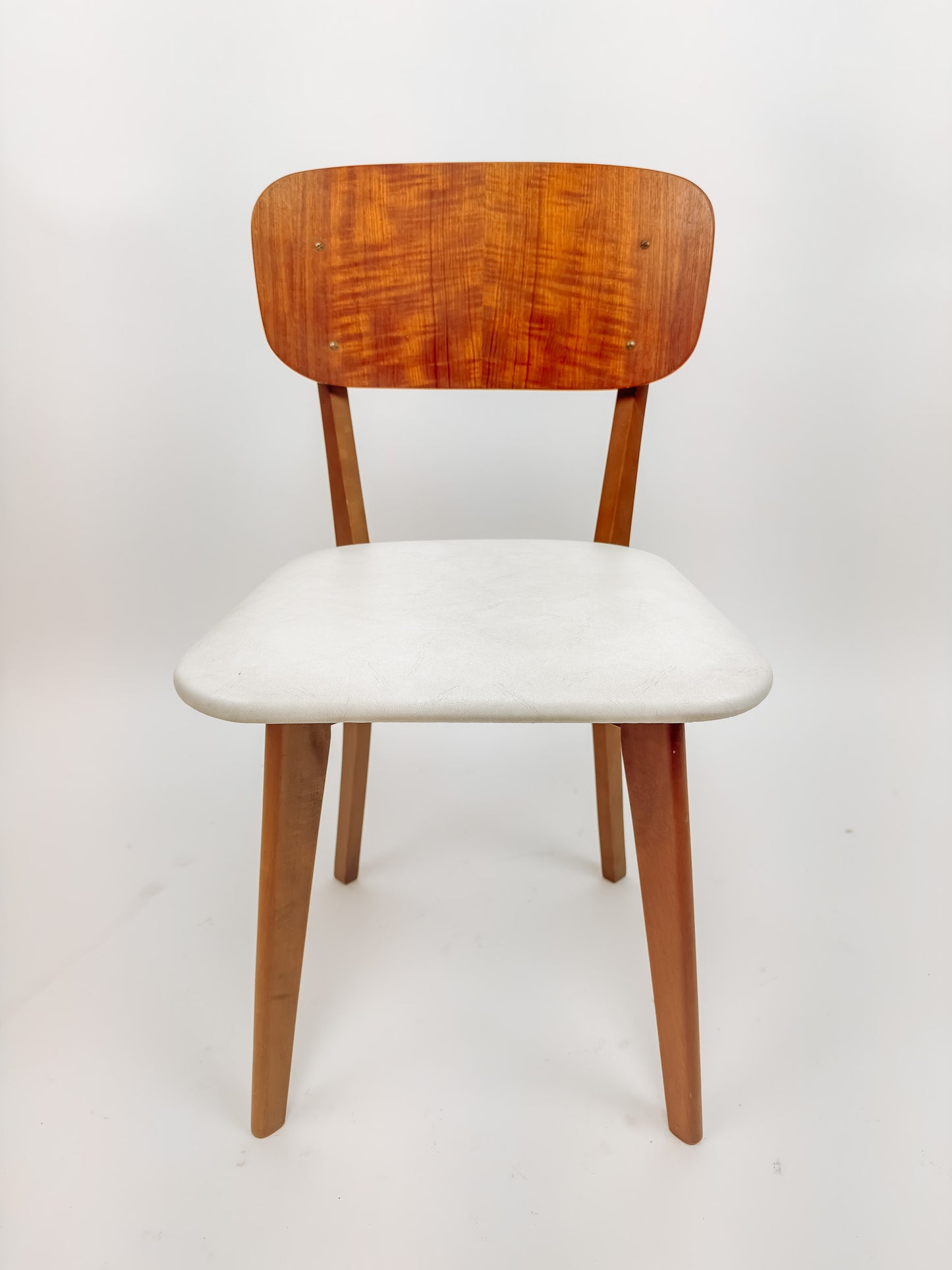 Vintage eetkamerstoel met witte skai leren zitting