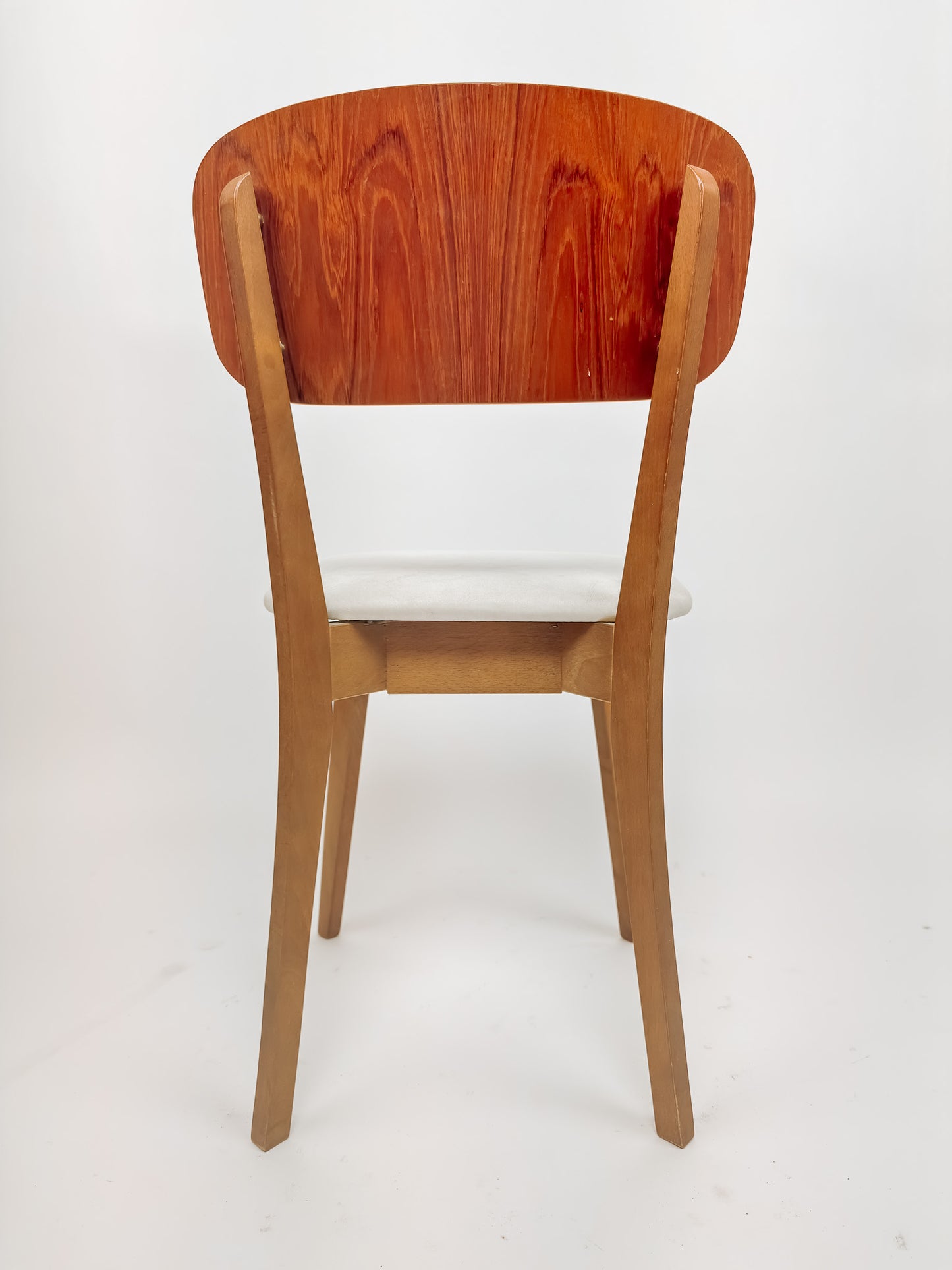 Vintage eetkamerstoel met witte skai leren zitting