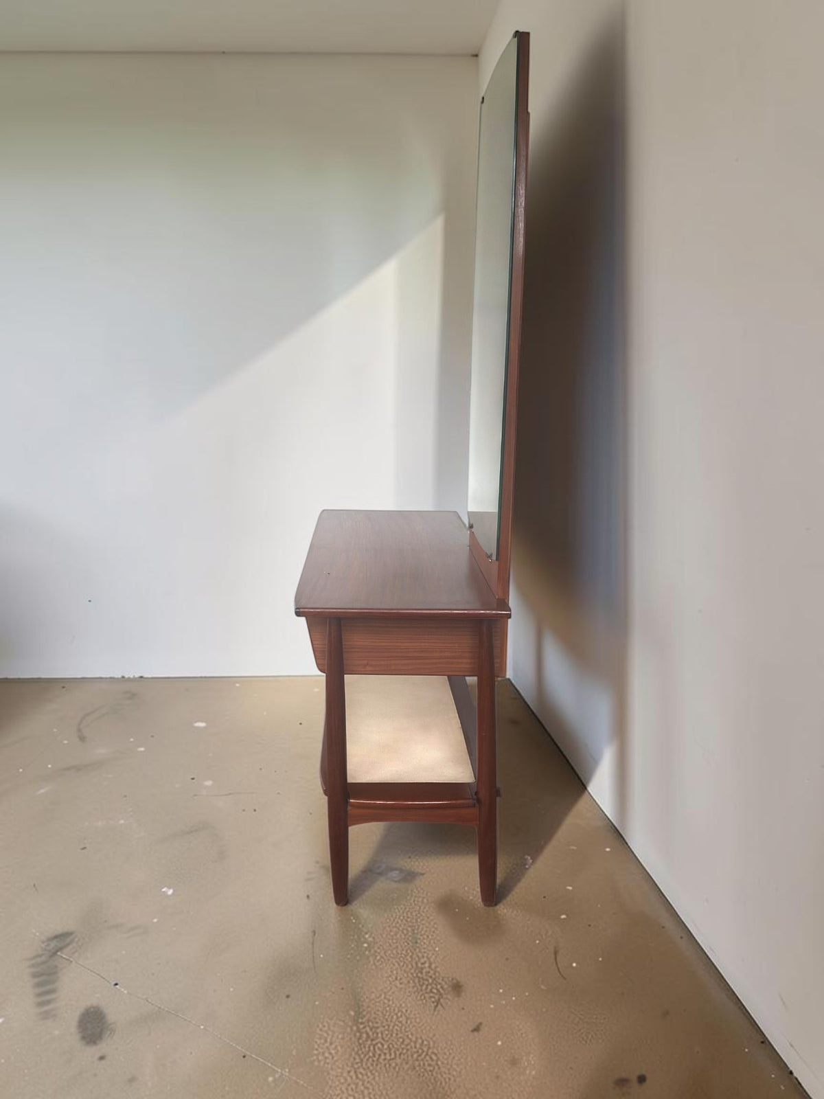Vintage teak kaptafel met spiegel en lades
