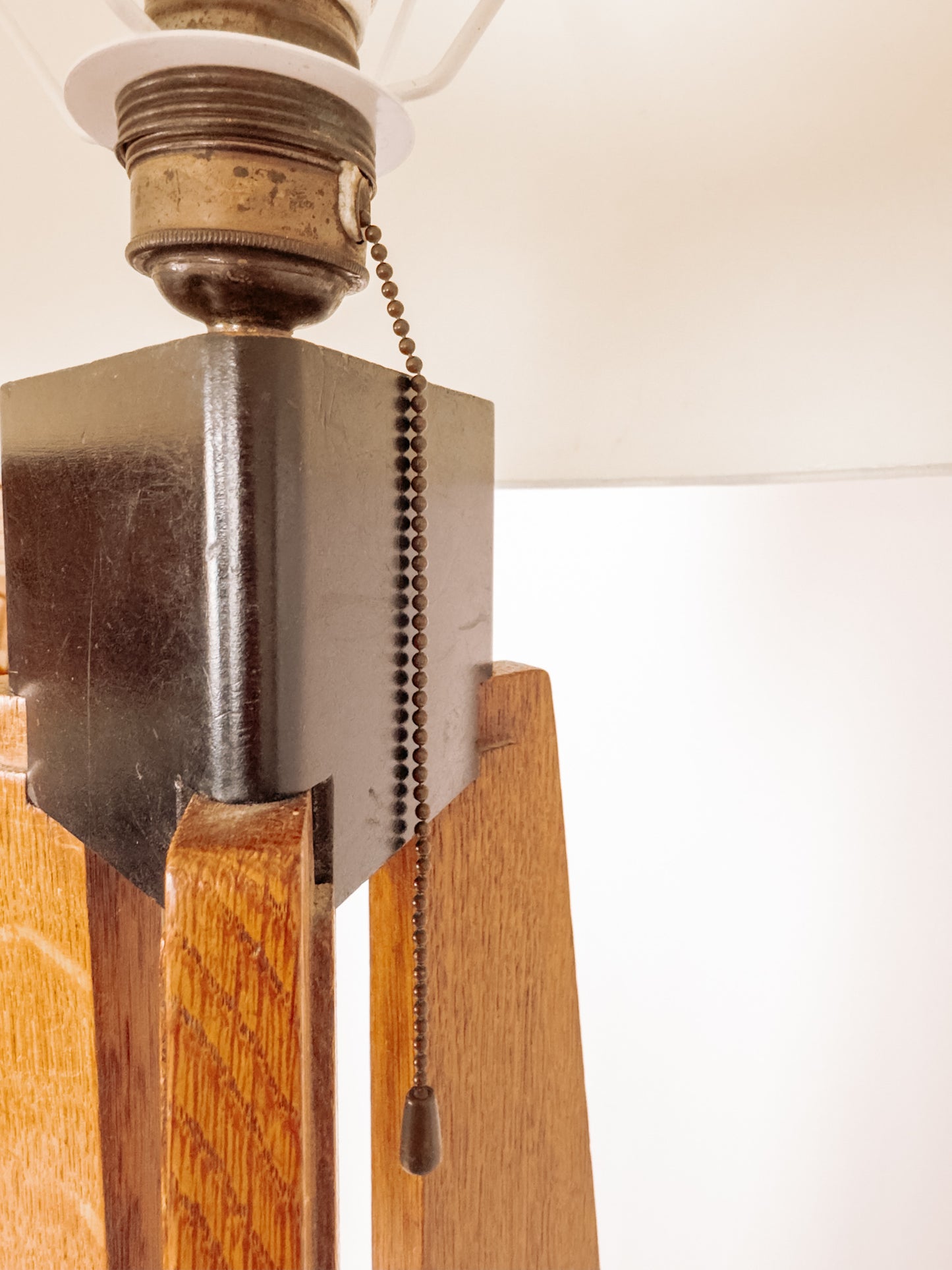 Eikenhouten Art Deco / Amsterdamse School vloerlamp, jaren 30