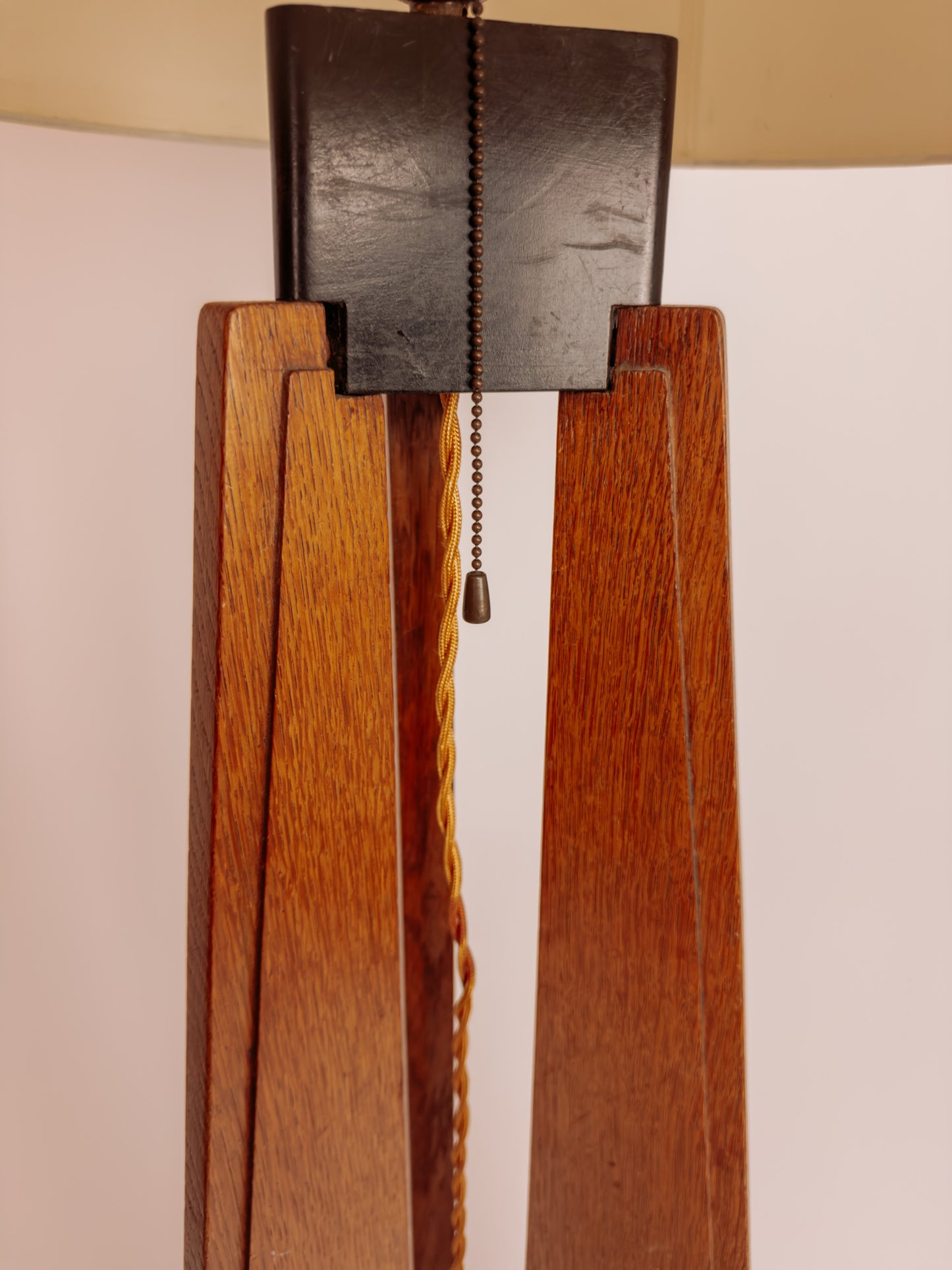 Eikenhouten Art Deco / Amsterdamse School vloerlamp, jaren 30