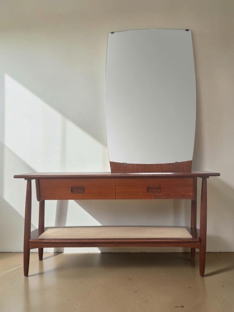 Vintage teak kaptafel met spiegel en lades
