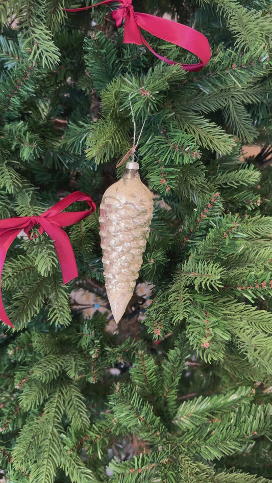 Vintage glazen dennenappel kerstornament zilver