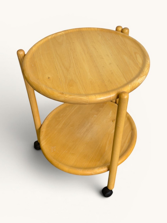 tessvintage ronde vintage houten trolley van Jens Quistgaard met twee bladen en zwarte wieltjes