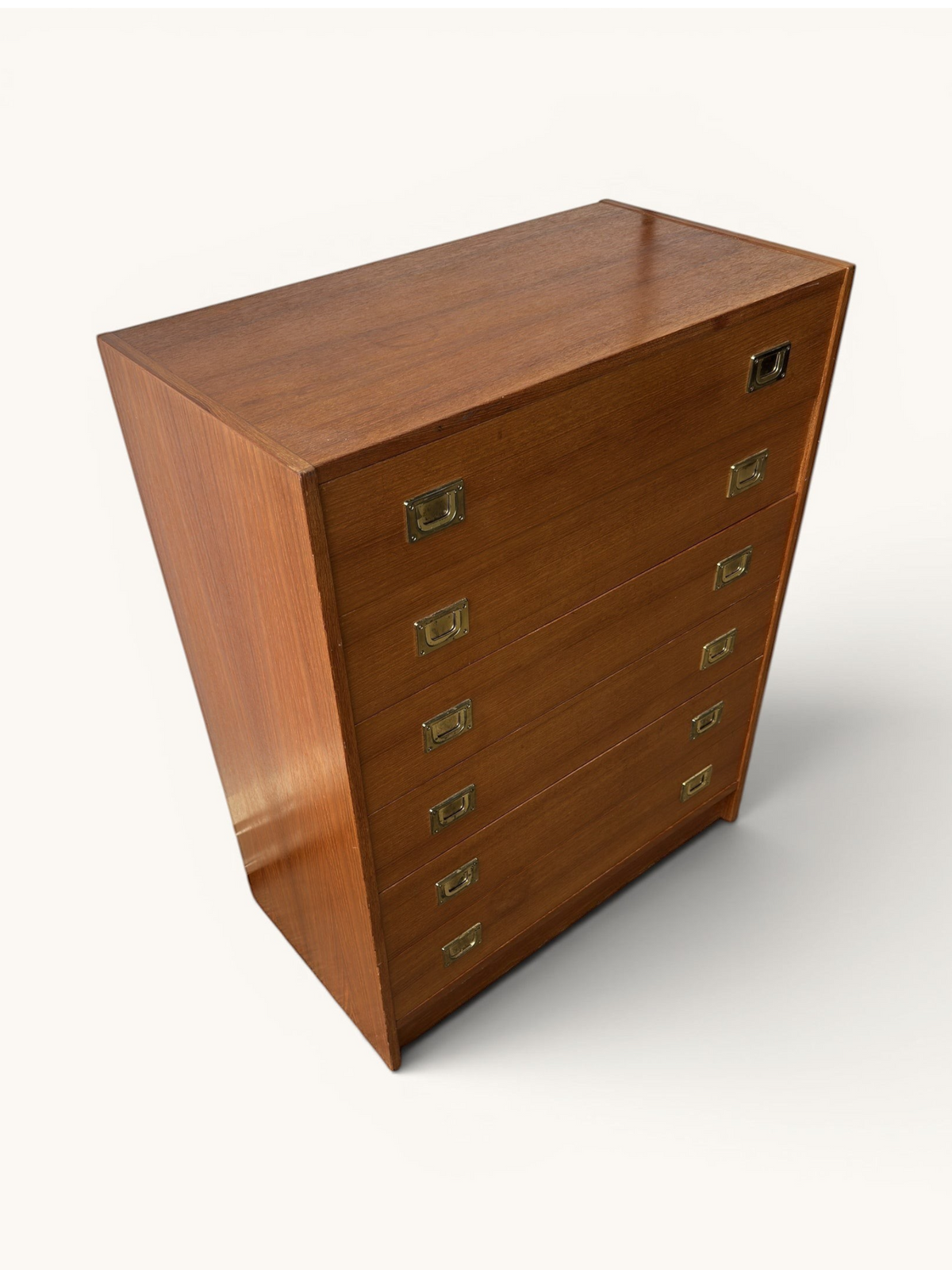 tessvintage Deense vintage ladekast van teakhout met zes laden en messing inbouwgreepjes