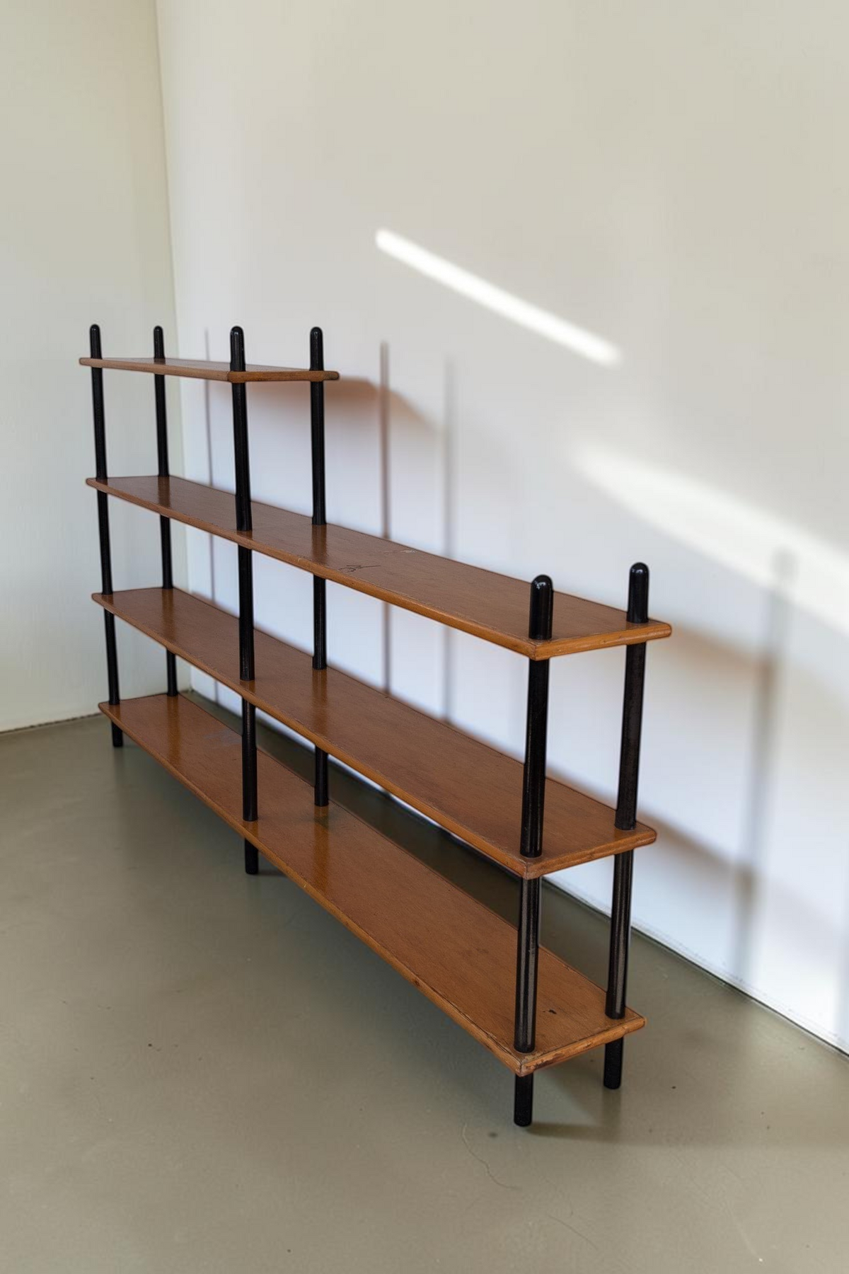 tessvintage 1960s vintage wooden shelving unit by Willem Lutjens with black lacquered poles and four tiered shelves
