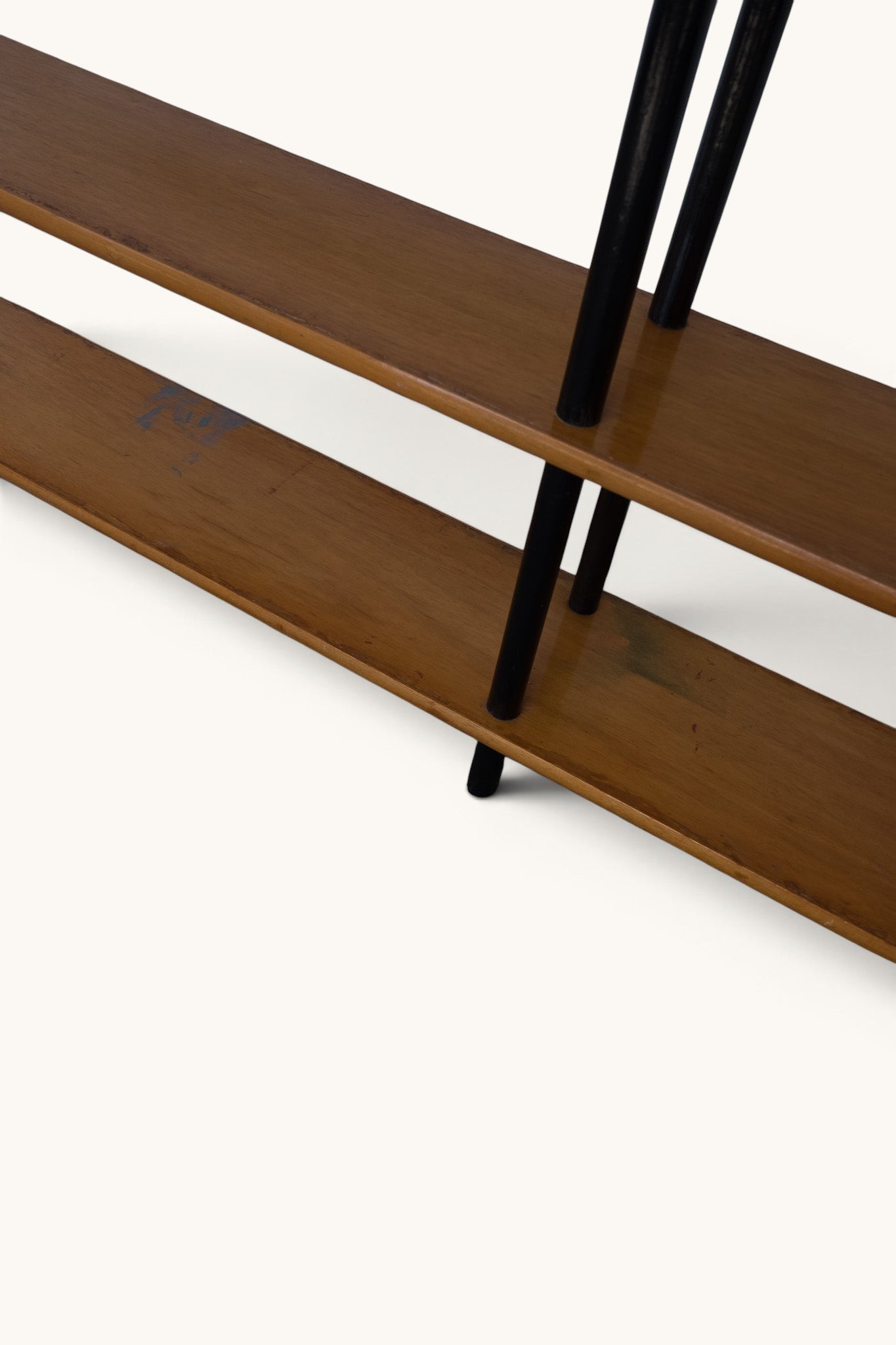 tessvintage 1960s vintage wooden shelving unit with black lacquered poles designed by Willem Lutjens